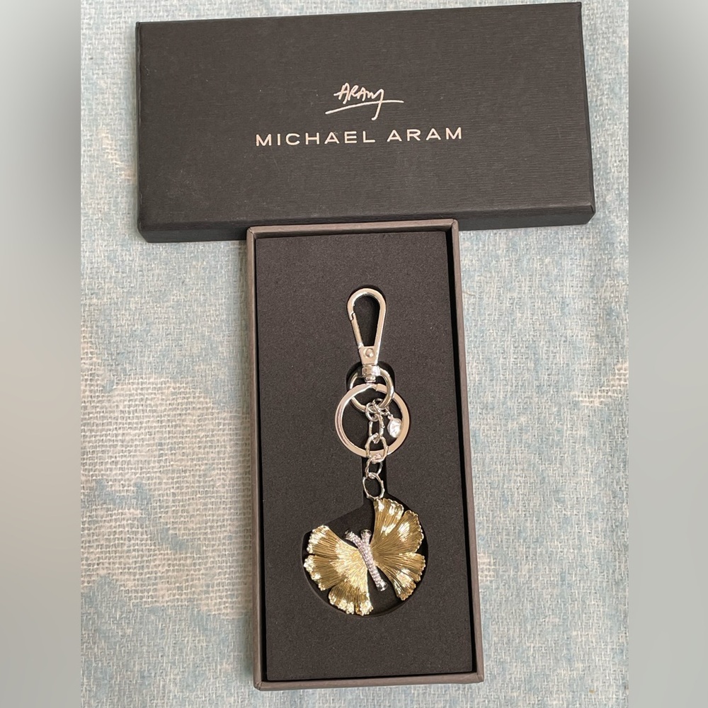 Michael Aram Gold Butterfly Keychain Pendant - Elegant Women's Accessory - Picture 2 of 13